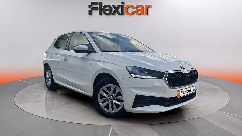 Usado Skoda Fabia Active 95 CV (69 kW) 2022 Blanco Utilitario