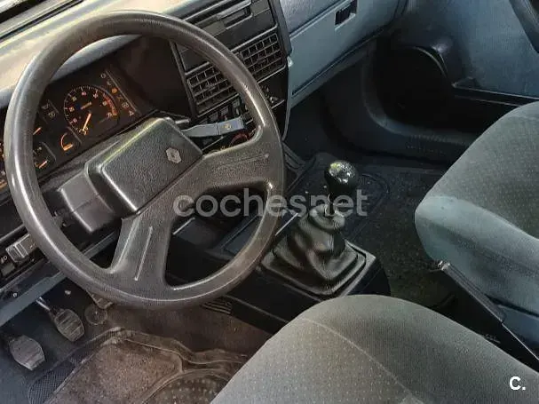 Usado Renault R9 95 CV (69 kW) 1989 Gris / plata Berlina