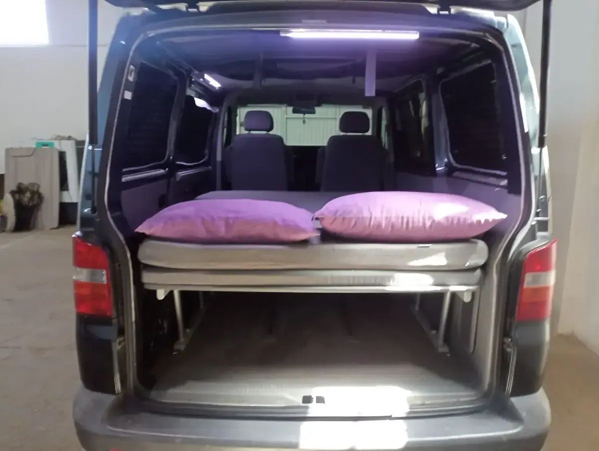 Usado VW Multivan Startline 102 CV (75 kW) 2008 Gris Monovolumen