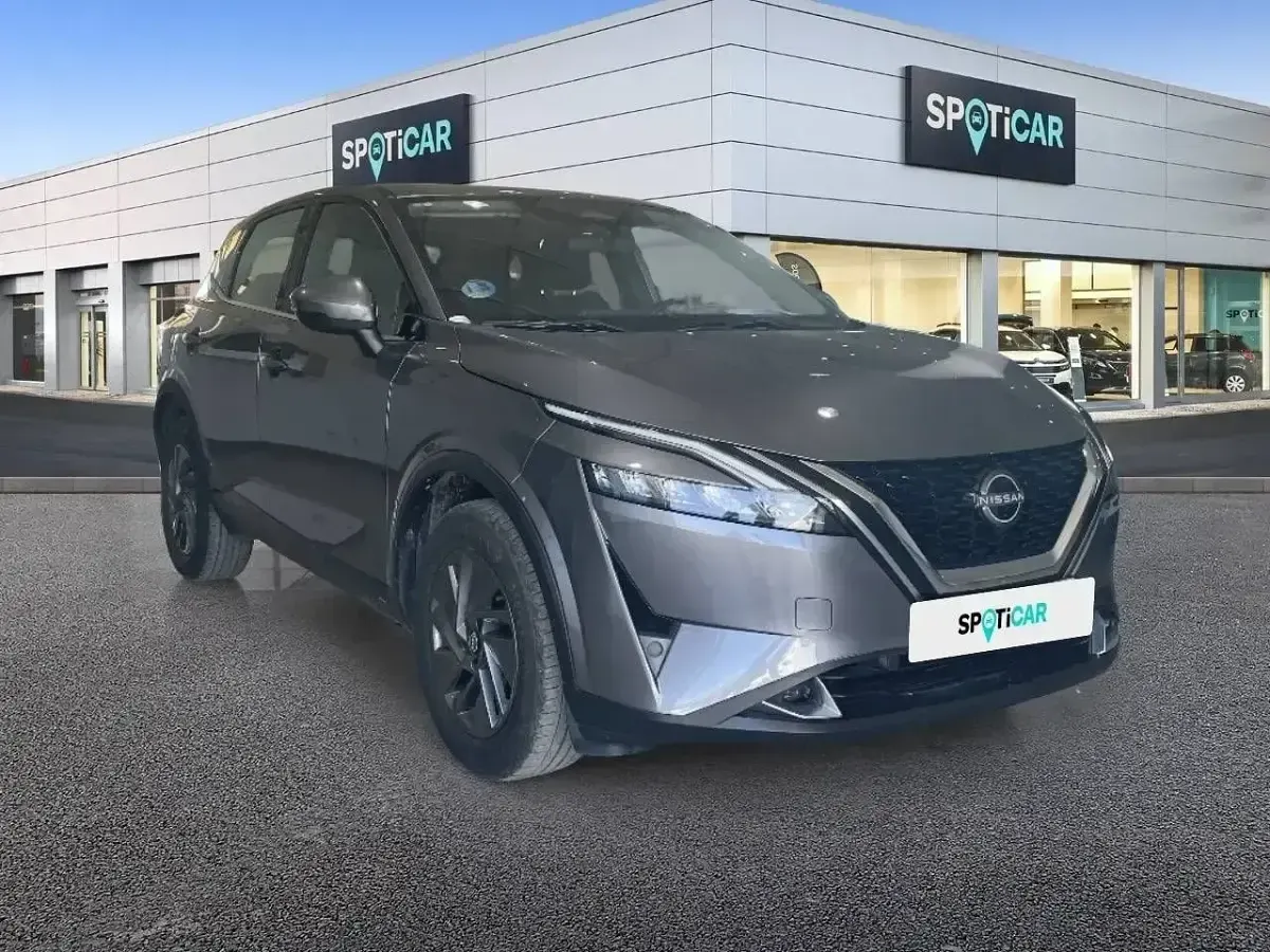 Usado Nissan Qashqai Acenta 140 CV (102 kW) 2024 Gris SUV