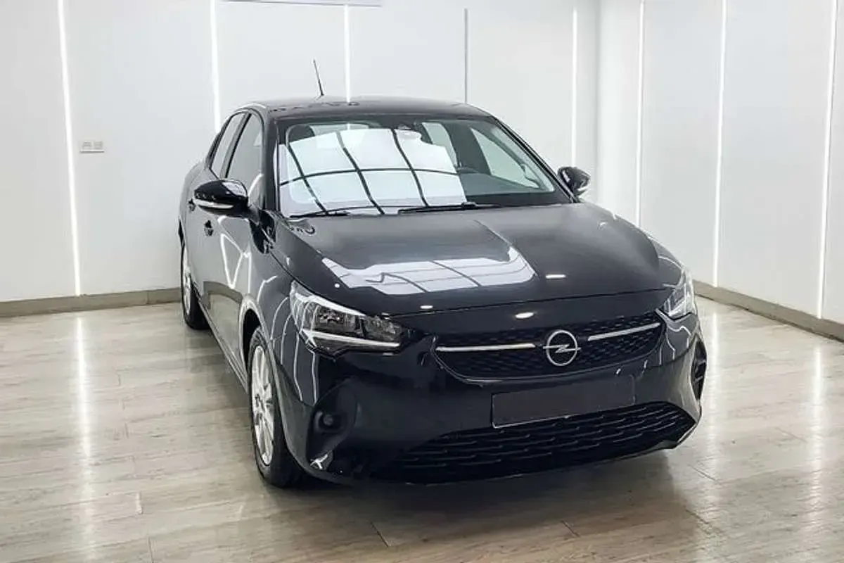 Usado Opel Corsa Edition 101 CV (74 kW) 2022 Negro Utilitario
