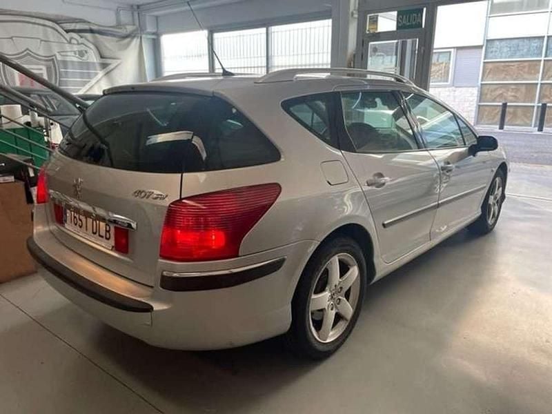 Usado Peugeot 407 163 CV (119 kW) 2005 Plateado Familiar