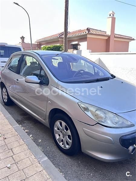 Usado Peugeot 307 90 CV (66 kW) 2006 Gris / plata Berlina