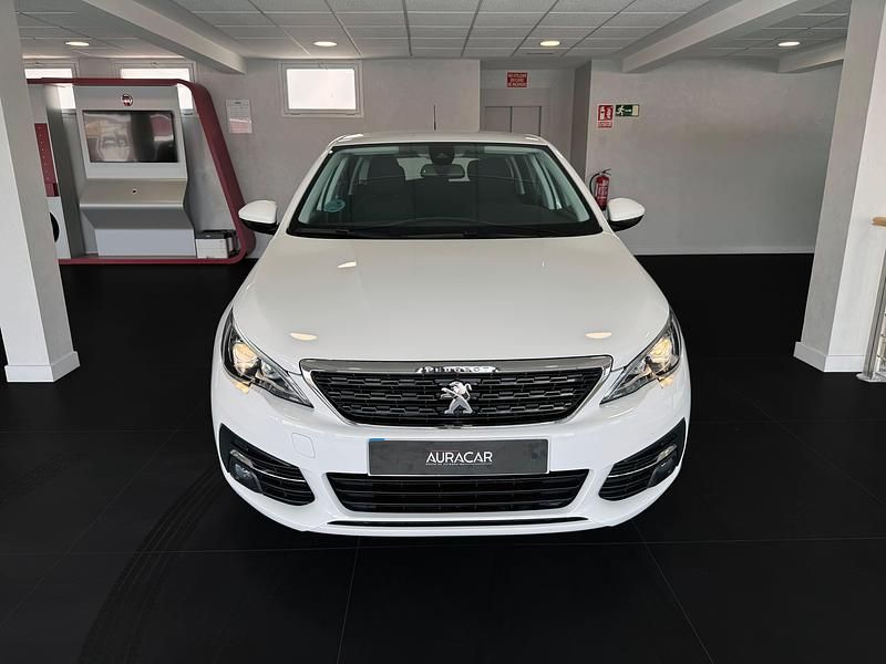 Usado Peugeot 308 SW Active 130 CV (95 kW) 2021 Blanco Familiar
