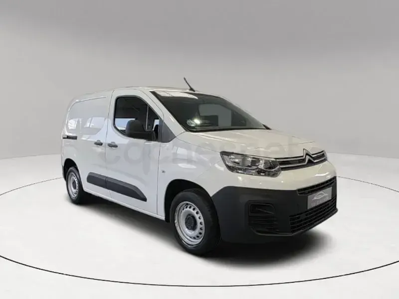 Usado Citroën Berlingo Live 102 CV (75 kW) 2019 Blanco Monovolumen