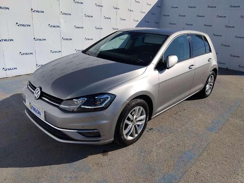 Usado VW Golf VII Advance 116 CV (85 kW) 2019 Gris Utilitario