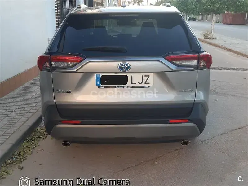Usado Toyota RAV4 Hybrid Advance 218 CV (160 kW) 2020 Gris / plata SUV