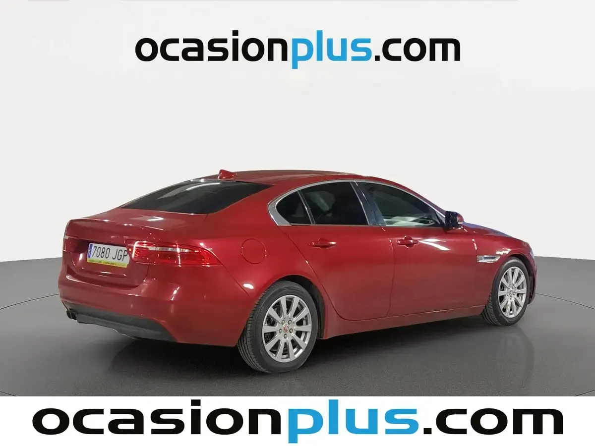 Usado Jaguar XE Portfolio 180 CV (132 kW) 2015 Rojo Berlina