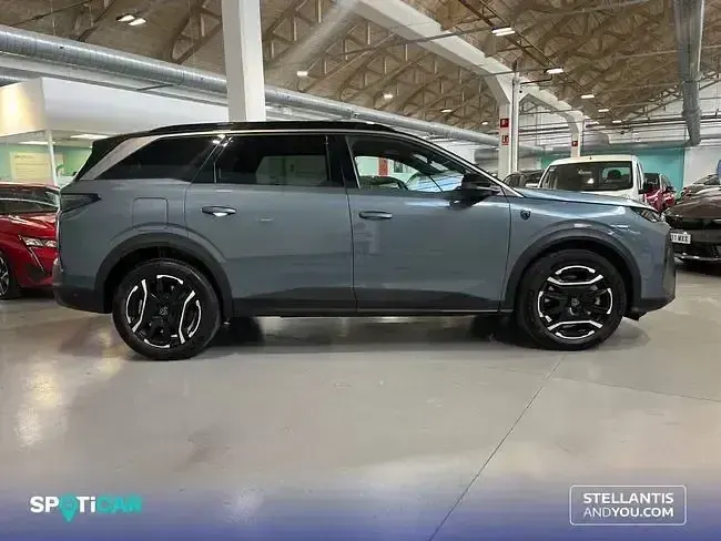 Usado Peugeot 5008 GT 145 CV (106 kW) 2026 Azul SUV
