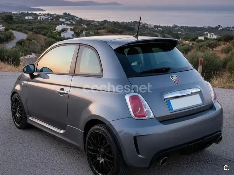 Usado Abarth 500 135 CV (99 kW) 2013 Gris / plata Berlina