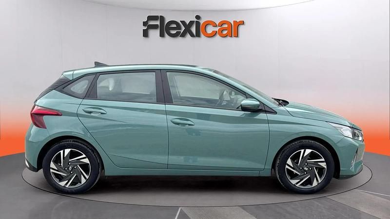 Usado Hyundai i20 84 CV (61 kW) 2022 Verde Utilitario