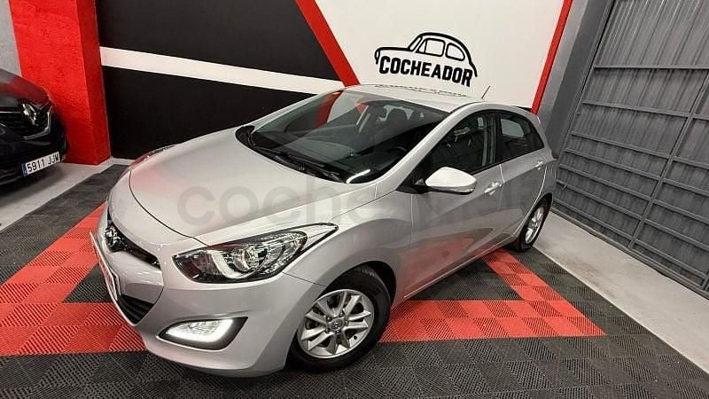 Usado Hyundai i30 100 CV (73 kW) 2013 Gris / plata Berlina