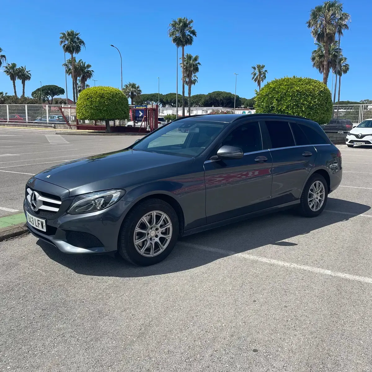 Usado Mercedes C220 170 CV (125 kW) 2016 Gris / plata Familiar