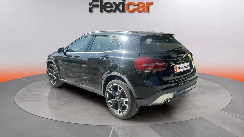 Usado Mercedes GLA200 136 CV (100 kW) 2019 Negro SUV