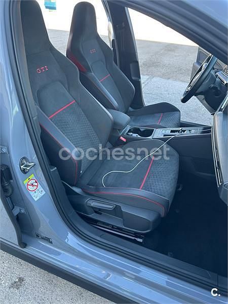 Usado VW Golf VIII GTI Clubsport 301 CV (221 kW) 2022 Gris / plata Berlina