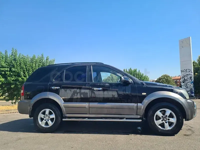 Usado Kia Sorento 170 CV (125 kW) 2006 Gris / plata SUV