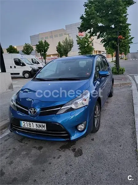 Käytetty Toyota Verso Comfort 124 HP (91 kW) 2013 Sininen Tila-auto