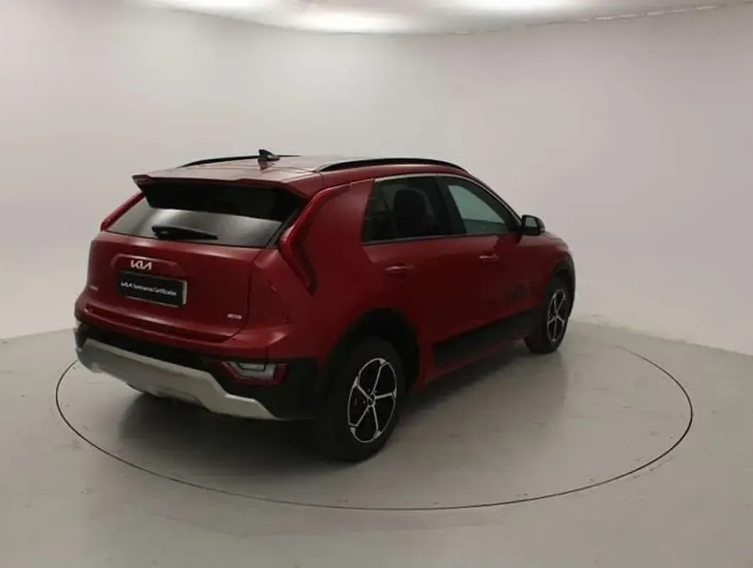 Usado Kia Niro 129 CV (94 kW) 2025 Rojo SUV