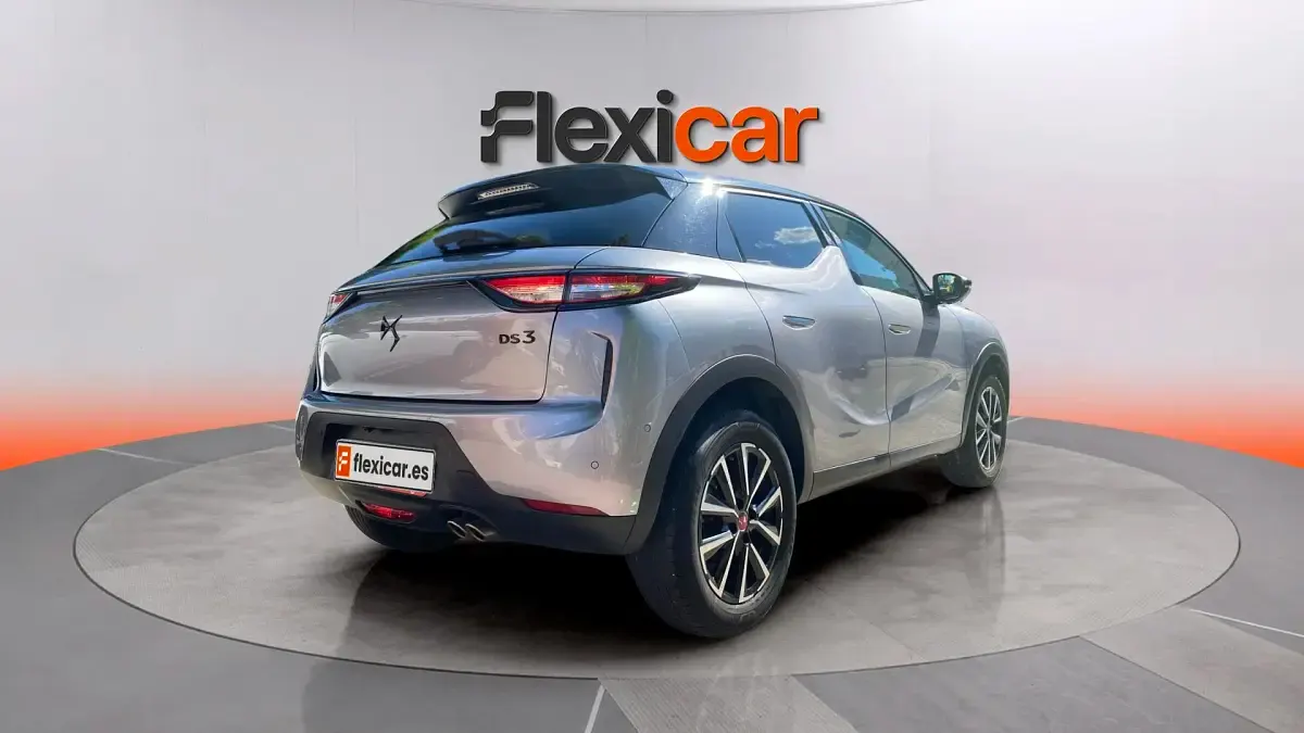 Usado DS Automobiles DS3 Crossback Performance 131 CV (96 kW) 2023 Gris SUV