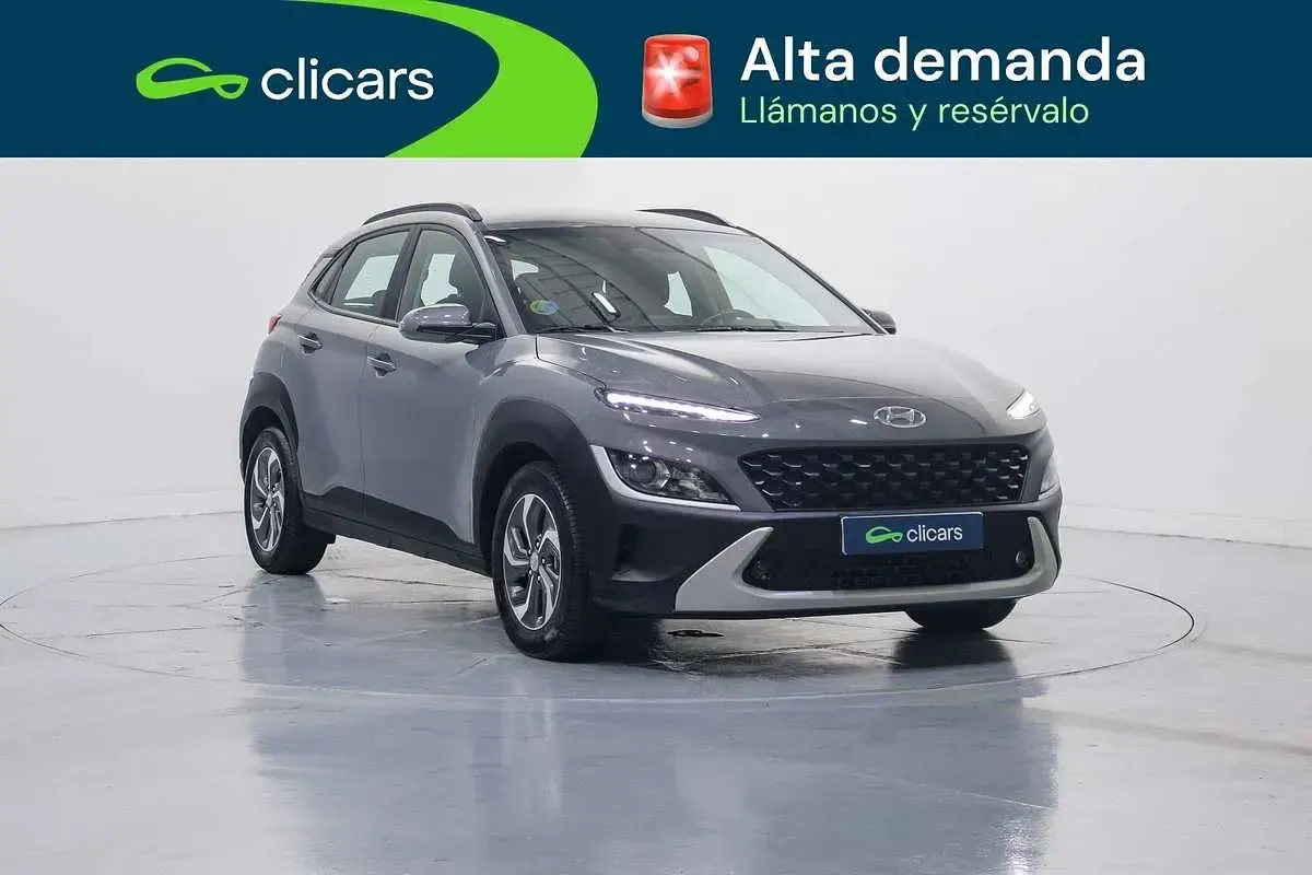 Usado Hyundai Kona 105 CV (77 kW) 2022 Gris SUV