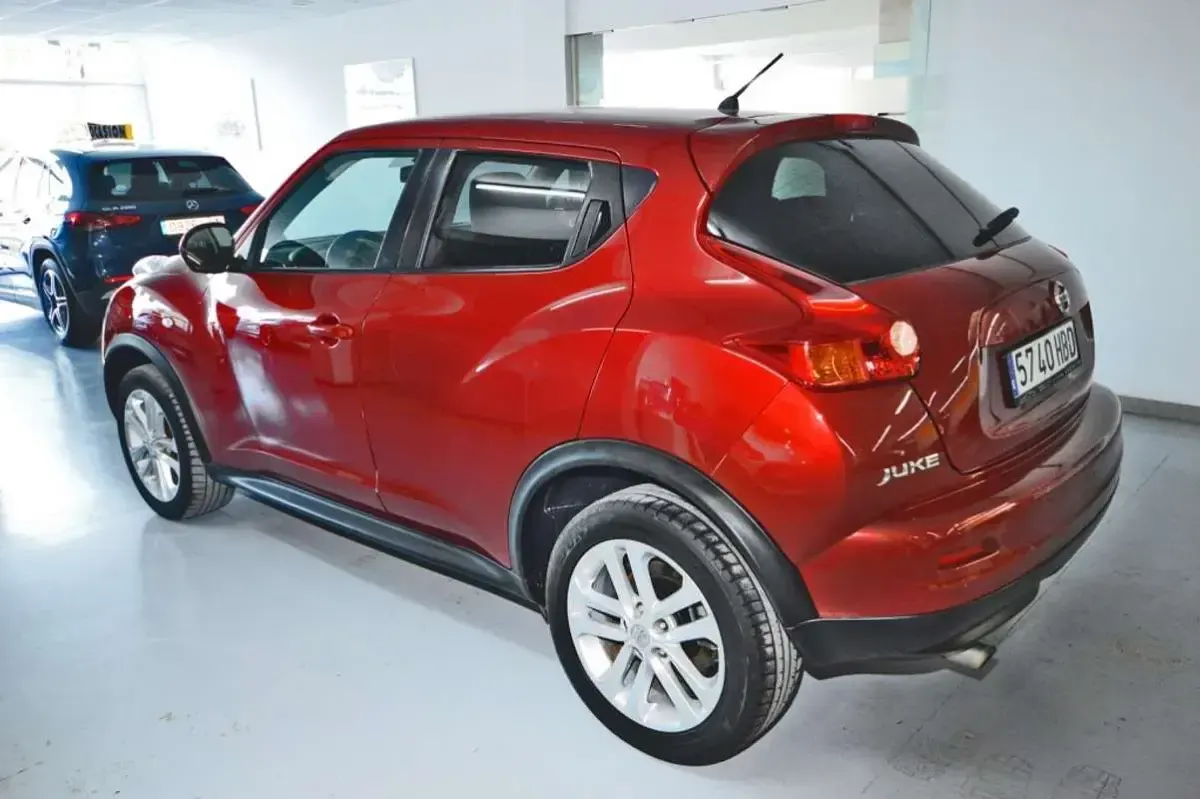 Usado Nissan Juke Acenta 117 CV (86 kW) 2011 Rojo SUV