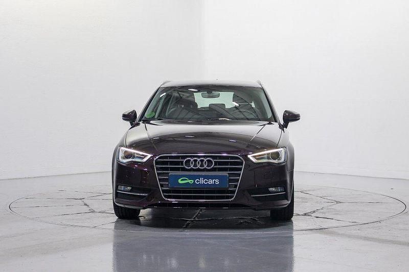 Usado Audi A3 Advanced 110 CV (80 kW) 2016 Rojo Berlina