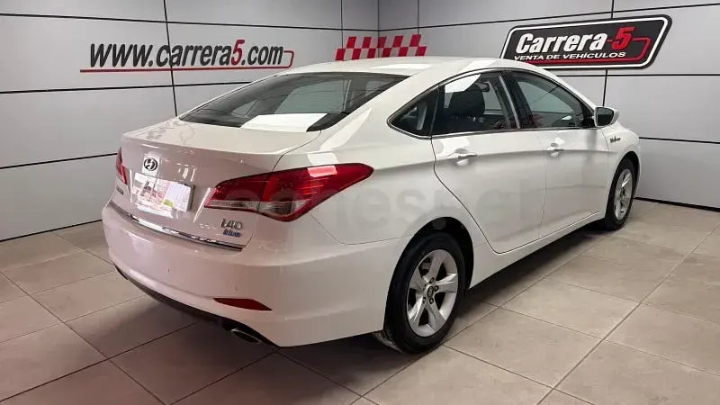 Usado Hyundai i40 115 CV (84 kW) 2013 Blanco Familiar