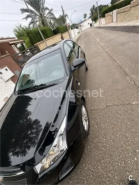 Usado Chevrolet Cruze LT 163 CV (119 kW) 2013 Negro Berlina