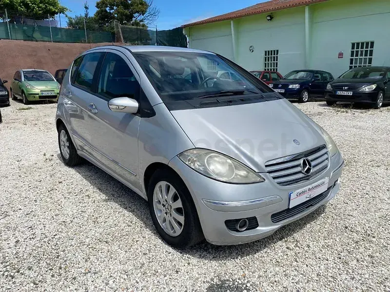 Usado Mercedes A180 Classic 109 CV (80 kW) 2005 Gris / plata Monovolumen