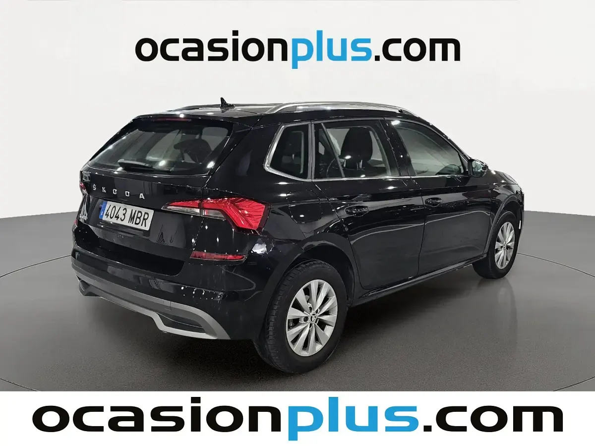Usado Skoda Kamiq Ambition 110 HP (80 kW) 2022 Preto SUV