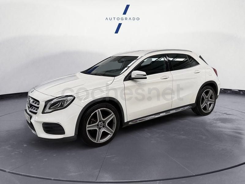 Usado Mercedes GLA180 AMG line 122 CV (89 kW) 2019 Blanco SUV