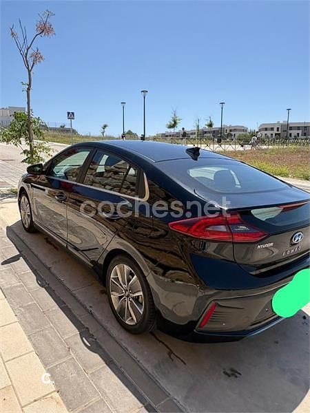 Usado Hyundai Ioniq 141 CV (103 kW) 2017 Negro Utilitario