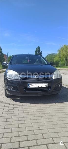 Negro Usado 2009 Opel Astra Edition Berlina | 4200 € (Buen precio) - Imagen 1/4