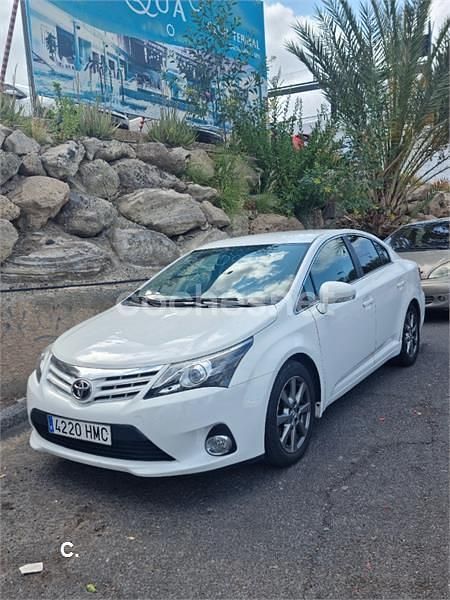 Usado Toyota Avensis Advance 124 CV (91 kW) 2012 Blanco Berlina