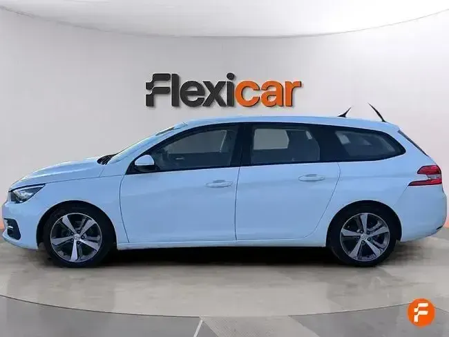Usado Peugeot 308 SW Access 100 CV (73 kW) 2018 Blanco Familiar