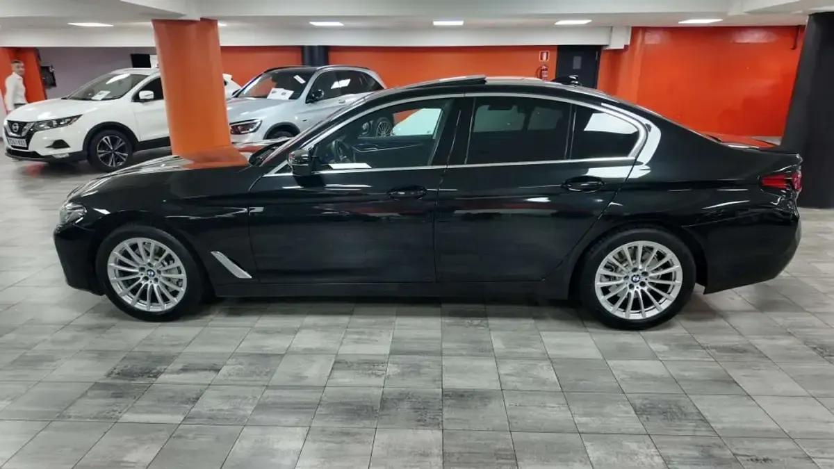 Usado BMW 530 Luxury Line 252 CV (185 kW) 2023 Negro Berlina