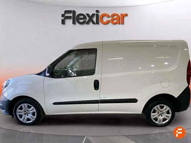 Usado Fiat Doblò 105 CV (77 kW) 2022 Blanco Monovolumen