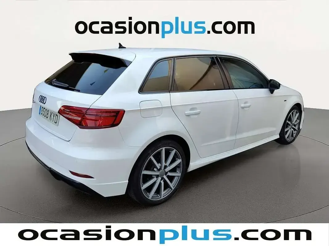 Usado Audi A3 Sportback S-Line 116 CV (85 kW) 2019 Blanco Utilitario