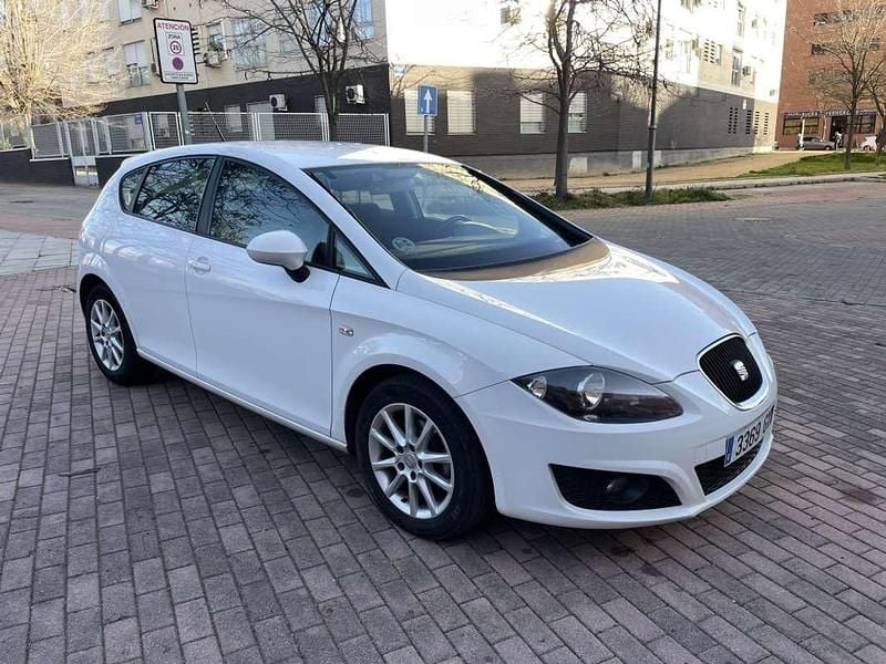 Käytetty Seat Leon Style 105 HP (77 kW) 2012 Valkoinen Viistoperä