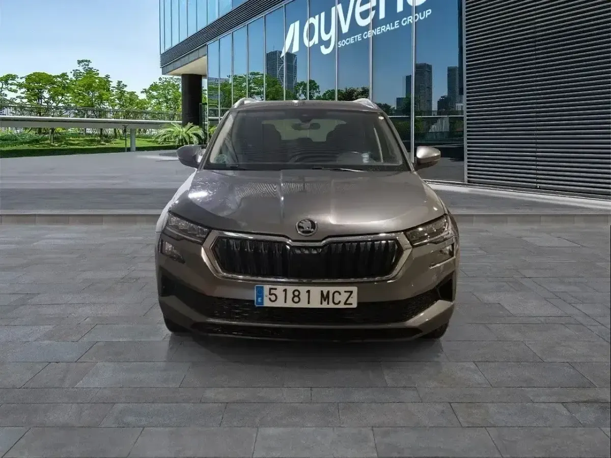 Usado Skoda Karoq Ambition 116 CV (85 kW) 2022 Gris SUV