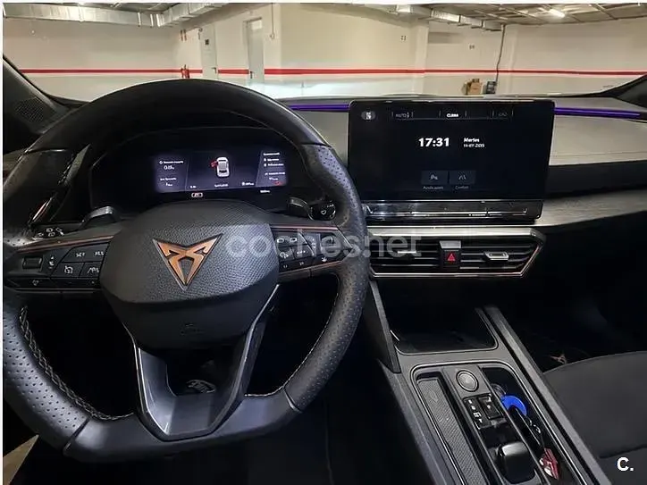 Usado Cupra Formentor 204 CV (150 kW) 2023 Gris / plata SUV