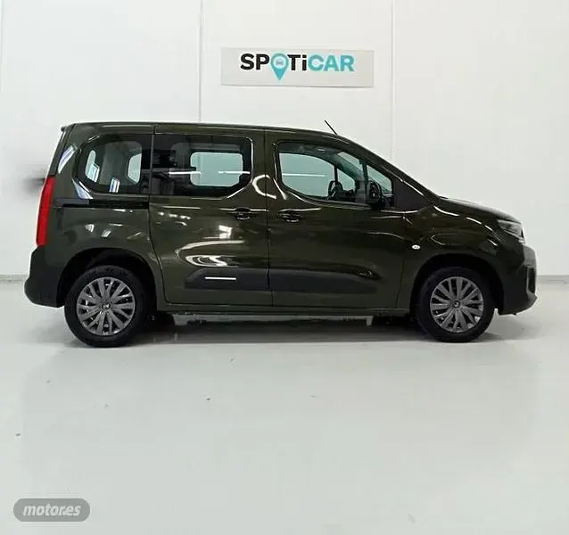 Usado Citroën Berlingo 102 CV (75 kW) 2025 Verde Monovolumen