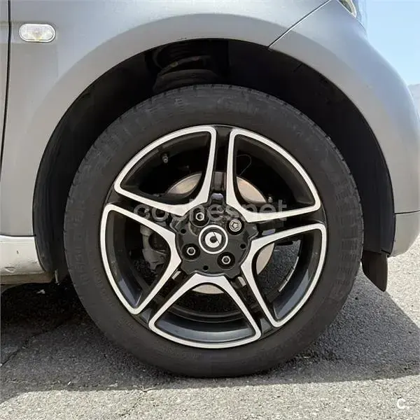 Usado Smart ForTwo Cabrio Prime 90 CV (66 kW) 2017 Gris / plata Descapotable