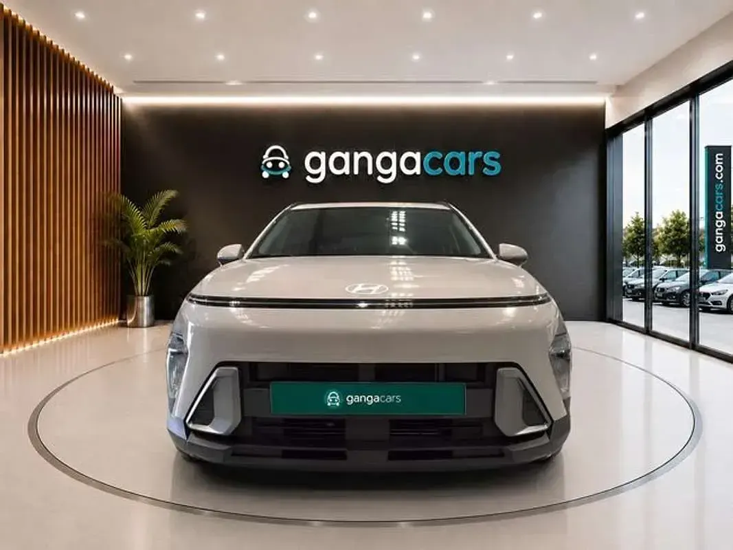 Usado Hyundai Kona 120 CV (88 kW) 2024 Gris SUV