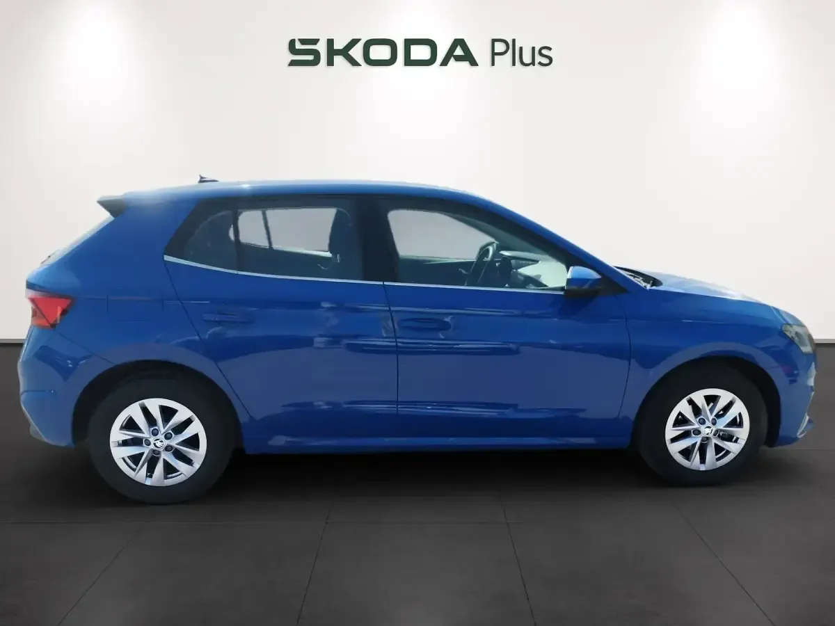 Usado Skoda Fabia Ambition 95 CV (69 kW) 2022 Azul Utilitario