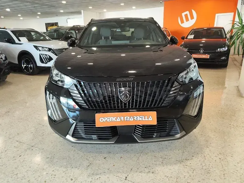 Usado Peugeot 2008 Allure 100 CV (73 kW) 2023 Negro SUV