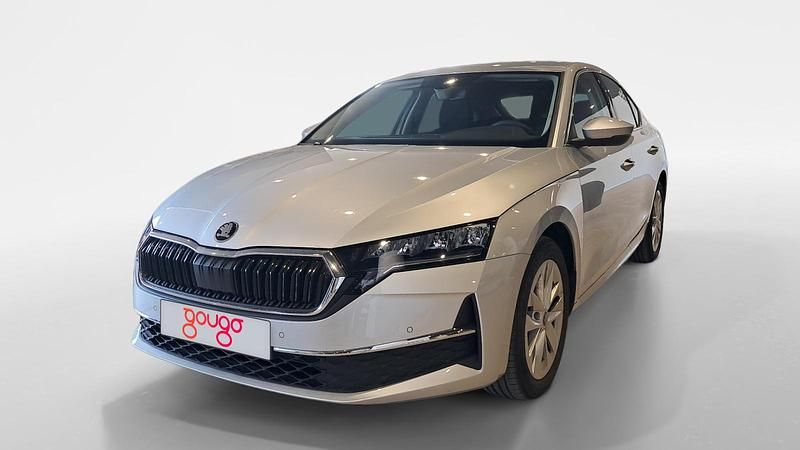 Usado Skoda Octavia Selection 116 CV (85 kW) 2025 Gris / plata Berlina