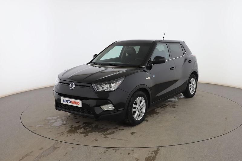 Negro Usado 2017 Ssangyong (KGM) Tivoli Limited SUV | 11.499 € (Buen precio) - Imagen 1/3