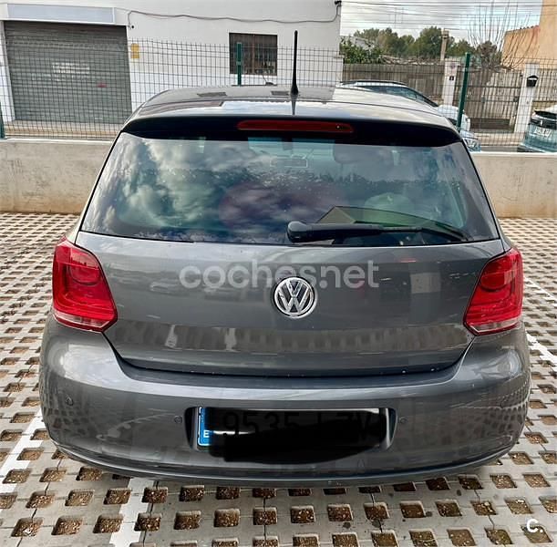 Gris / plata Usado 2012 VW Polo Advance Berlina | 7000 € (Precio justo) - Imagen 1/4