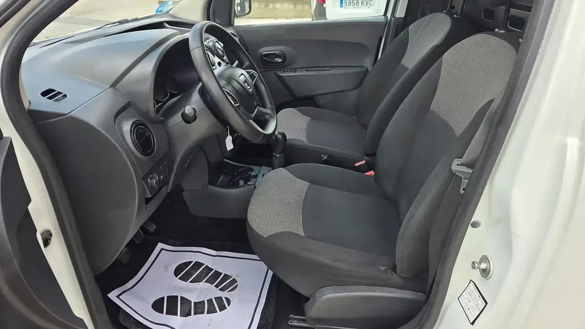 Usado Dacia Dokker Essentiel 100 CV (73 kW) 2019 Blanco Monovolumen